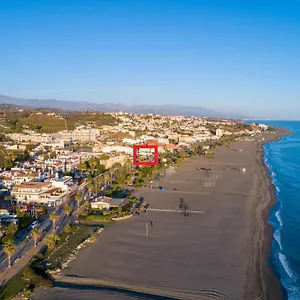 https://casa-1-linea-de-playa-benajarafe.1costadelsol.com