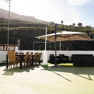 https://casa-la-furnia.in-canary-islands.com