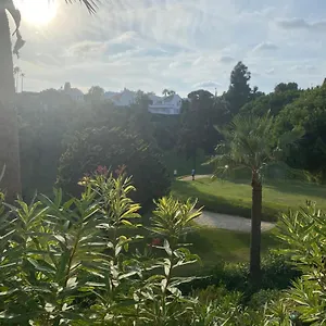 https://the-golden-house-calahonda-golf.1costadelsol.com